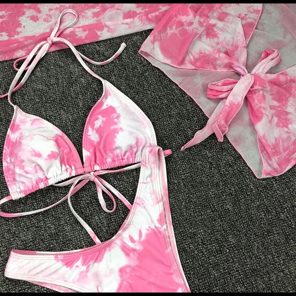 Three piece bikini set